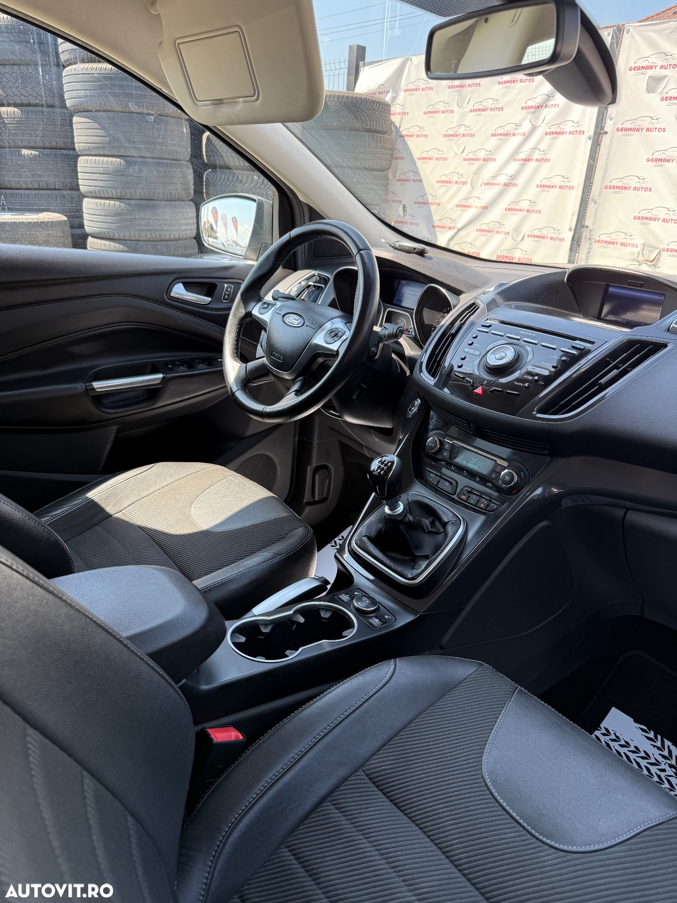 Ford Kuga 1.6 EcoBoost 2x4 Titanium - 24