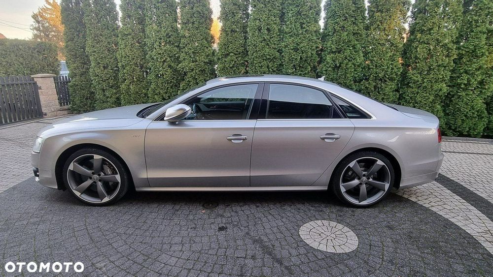 Audi S8 - 4