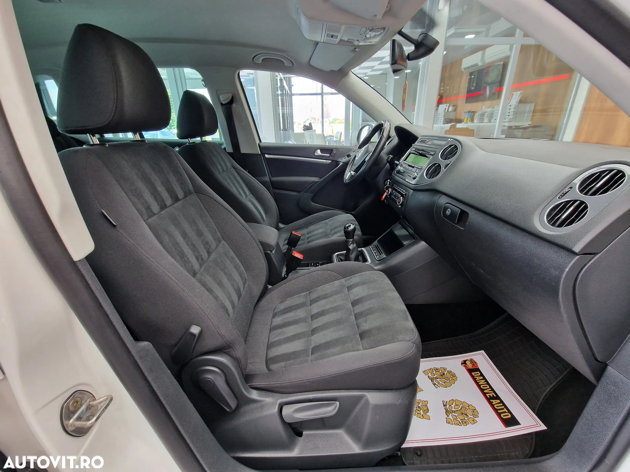 Volkswagen Tiguan 2.0 TDI 4Motion Track & Field - 14