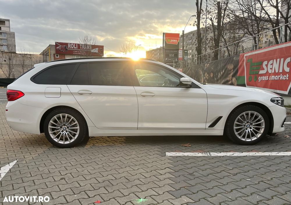 BMW Seria 5 520d Touring Aut. Sport Line - 7