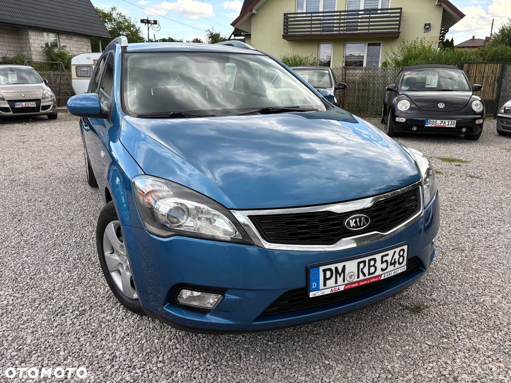 Kia Ceed - 10