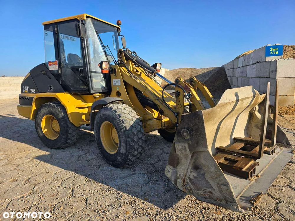 Caterpillar 908 - 6