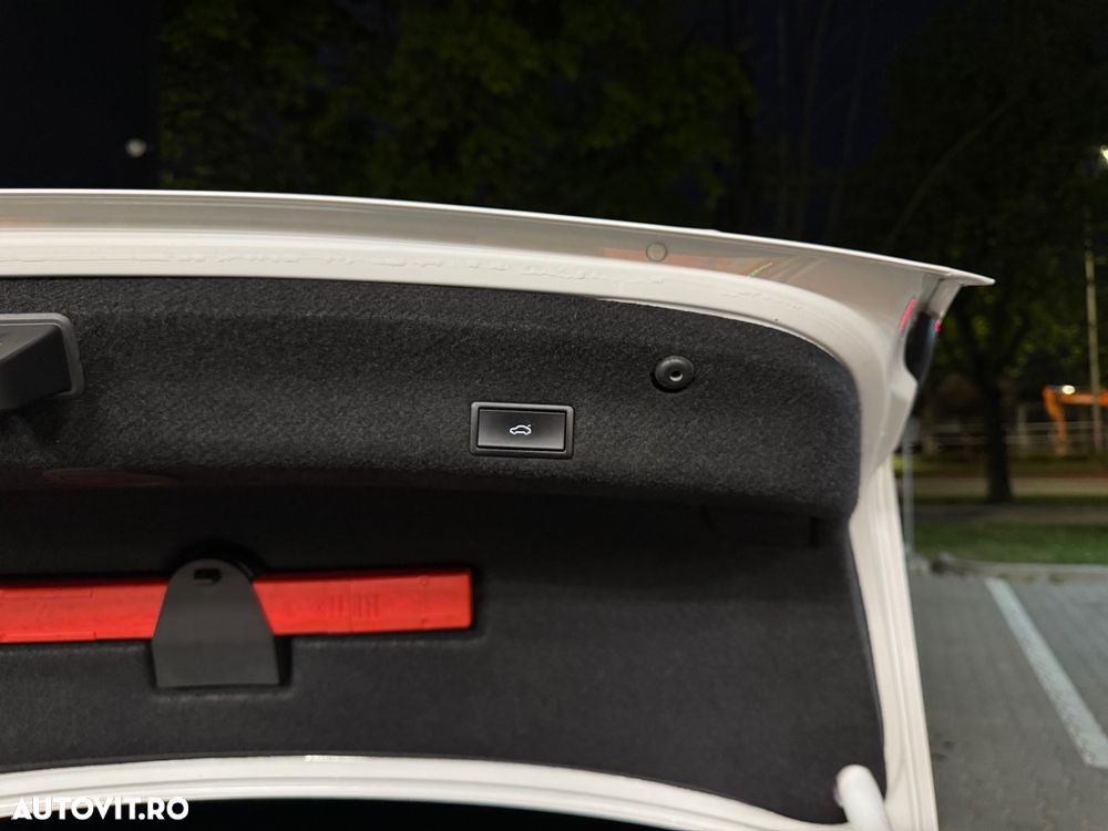 Volkswagen Passat - 32