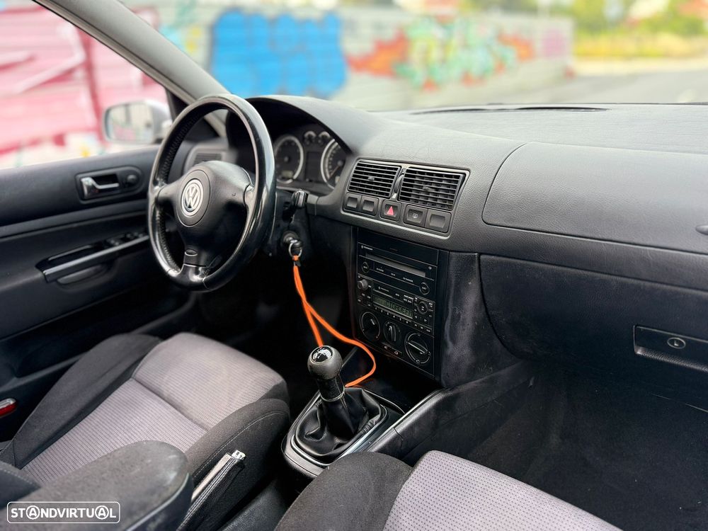 VW Golf 1.4i 25 Anos - 11