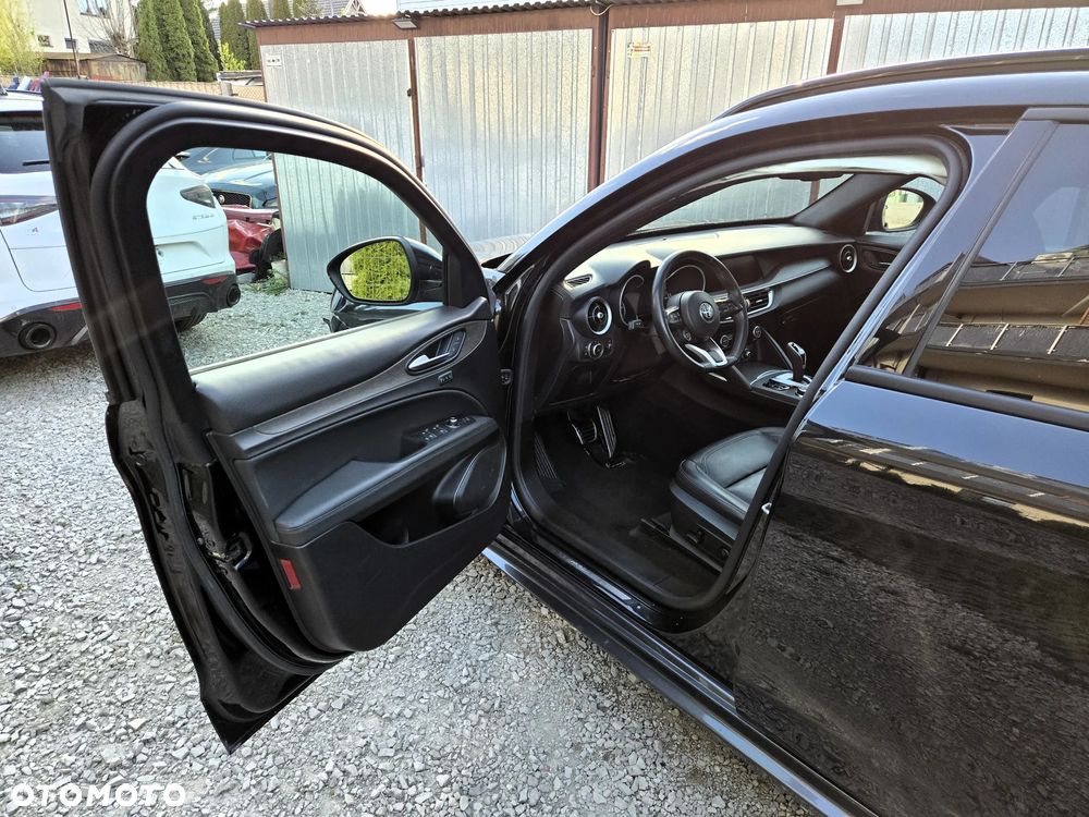 Alfa Romeo Stelvio 2.0 Turbo 16V AT8-Q4 Ti - 21