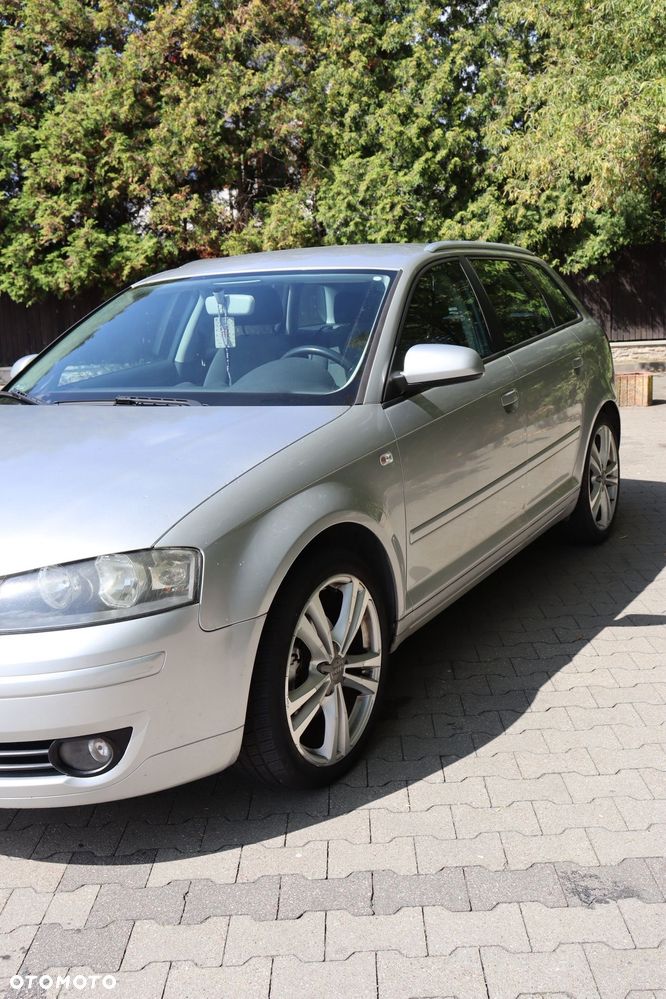Audi A3 Sportback 2.0 FSI Ambiente Tiptr - 4