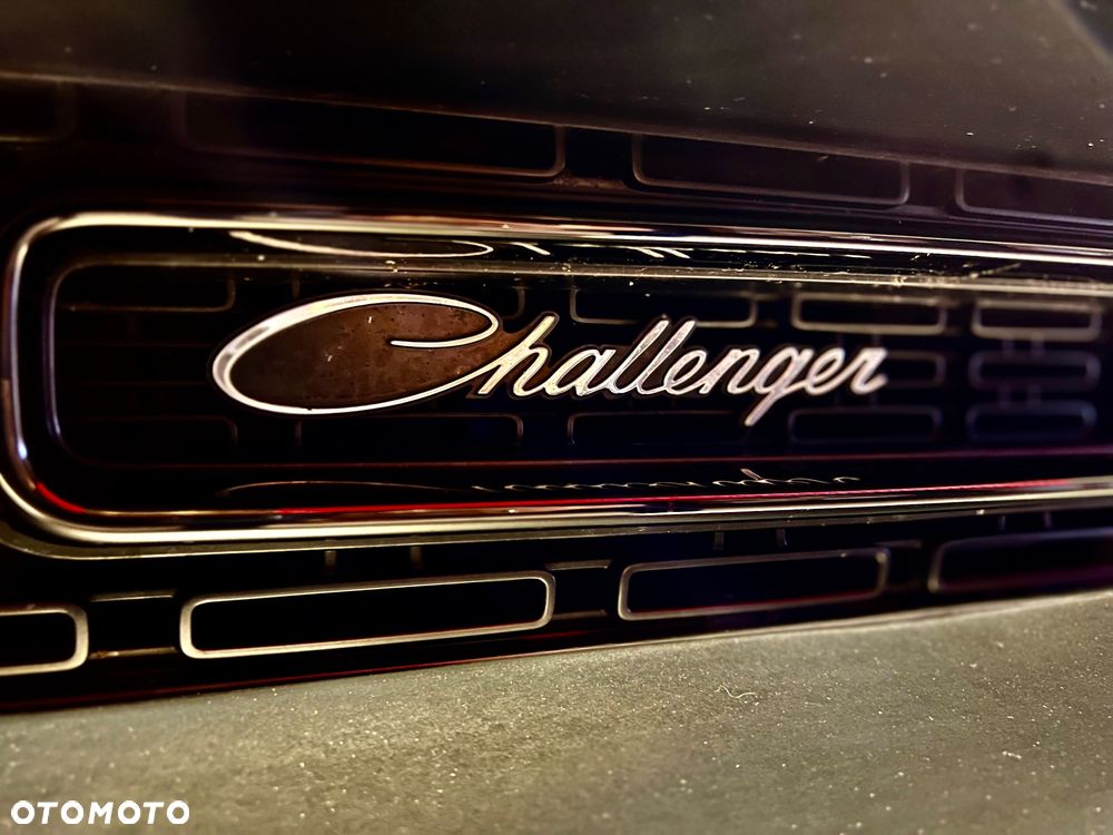 Dodge Challenger 6.4 Scat Pack - 12