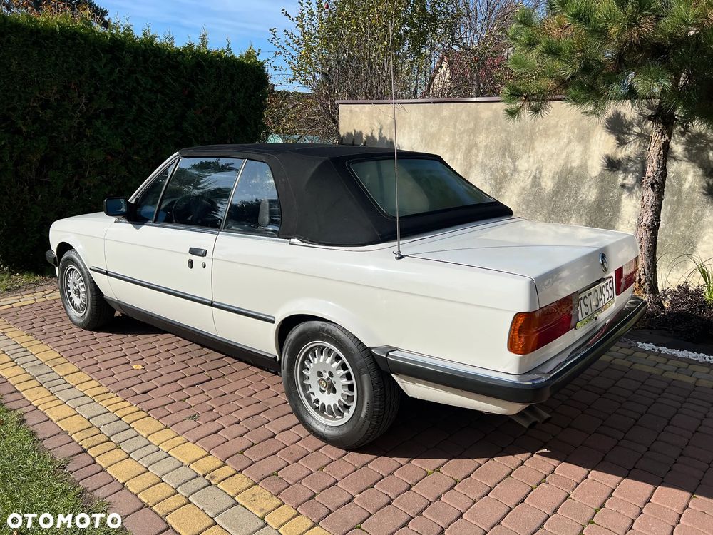 BMW Seria 3 325i - 12