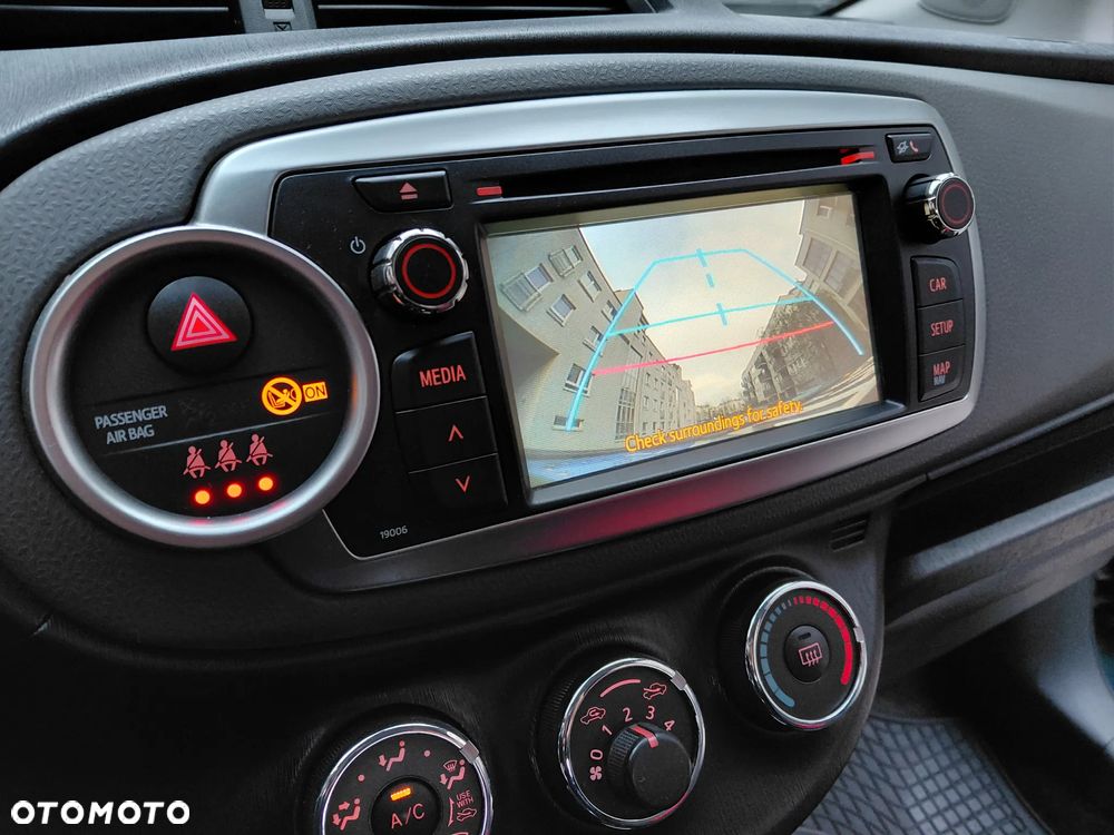 Toyota Yaris 1.33 Dynamic - 12