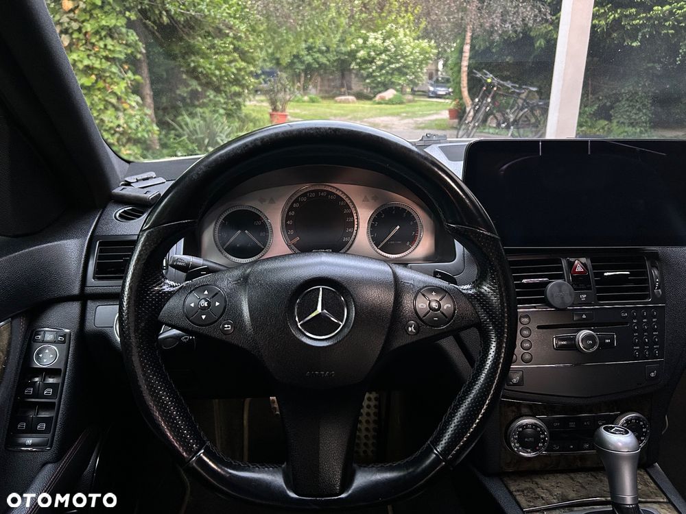 Mercedes-Benz Klasa C 350 CGI BlueEff Elegance - 9