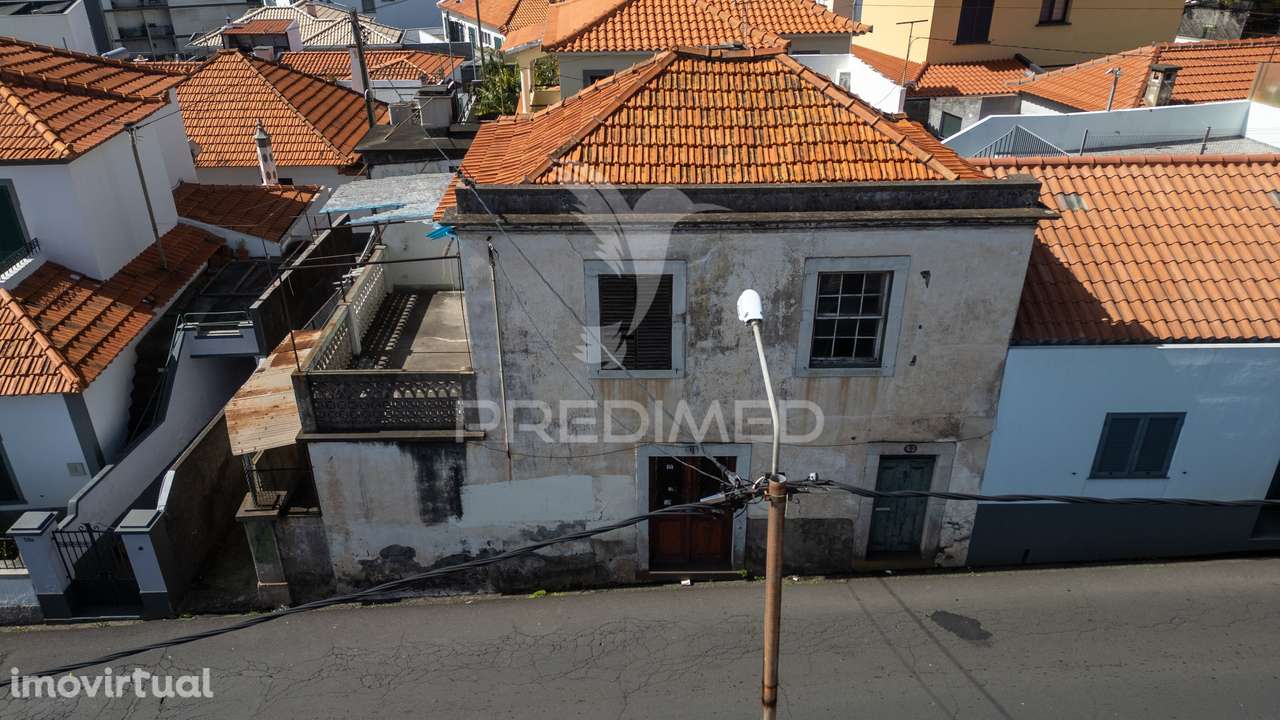 Moradia Antiga por recuperar com 2 pisos no Funchal - Ilha da Madeira - Grande imagem: 2/33