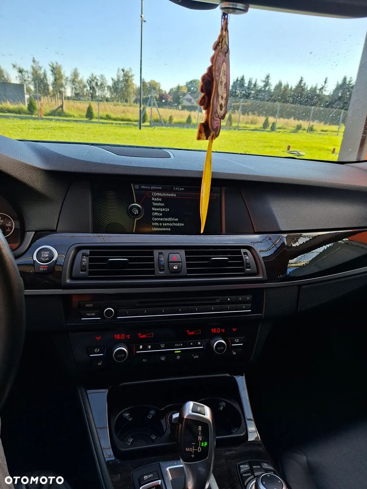 BMW Seria 5 535i Sport-Aut Luxury Line - 12