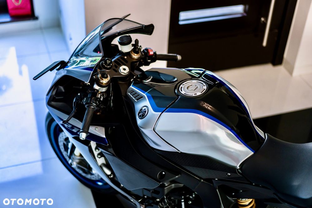 Yamaha R1 - 27