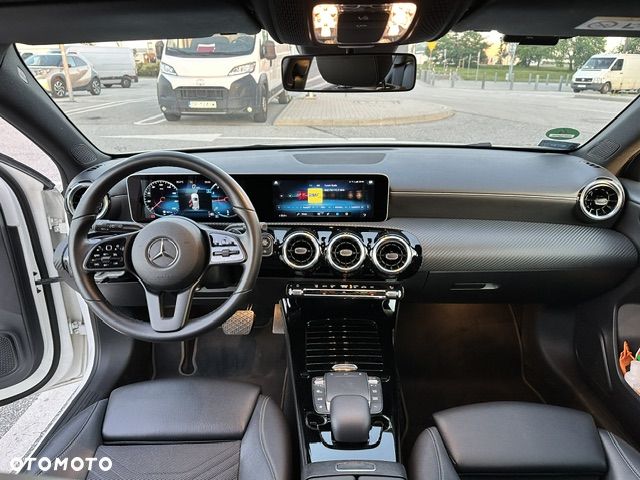 Mercedes-Benz Klasa A 180 Style 7G-DCT - 14