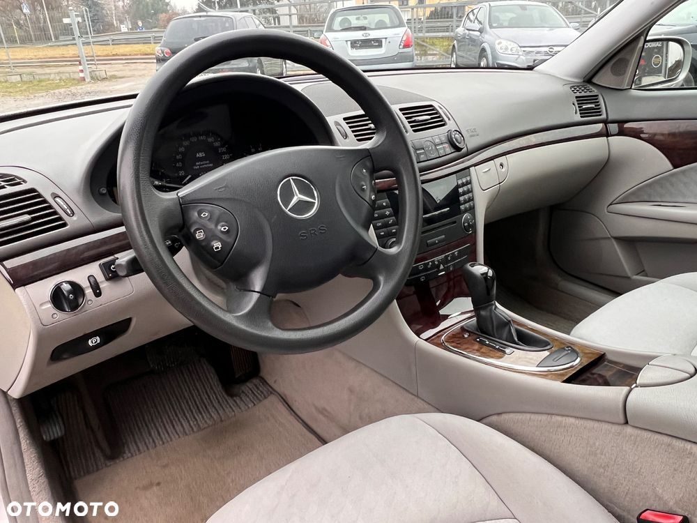 Mercedes-Benz Klasa E 200 Kompressor Automatik Classic - 8