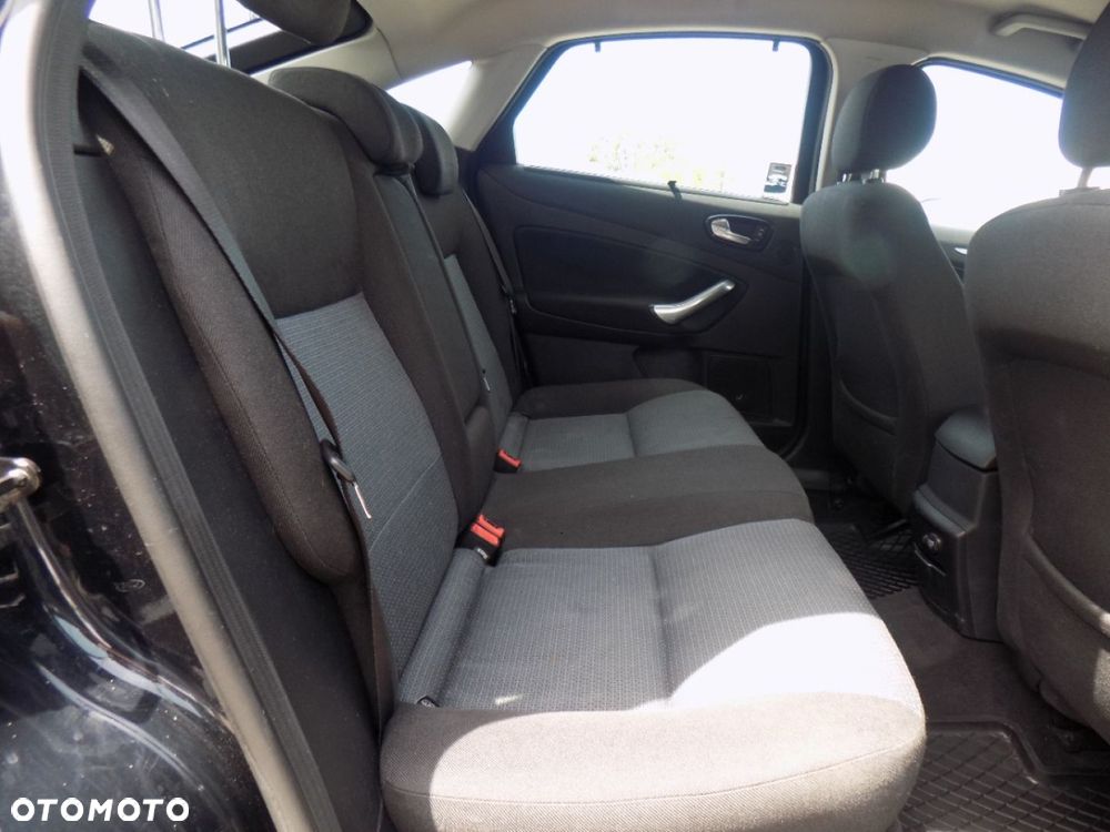 Ford Mondeo - 8