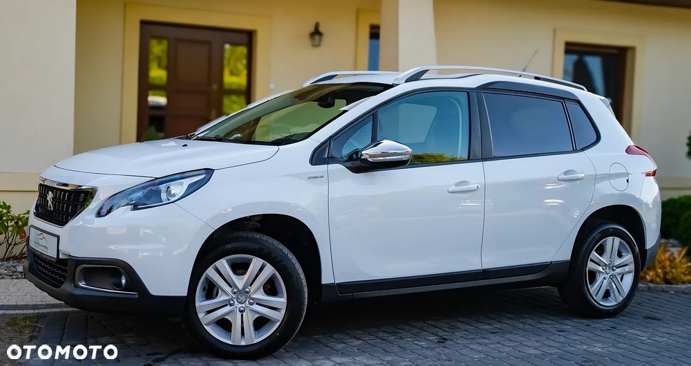 Peugeot 2008 1.2 Pure Tech Style EU6 - 11