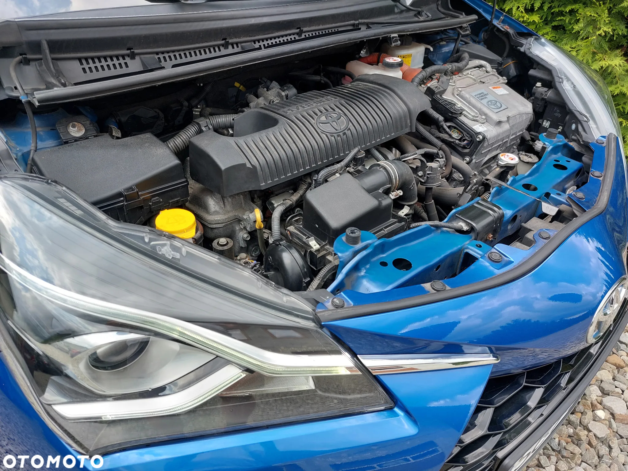 Toyota Yaris Hybrid 100 Selection - 25