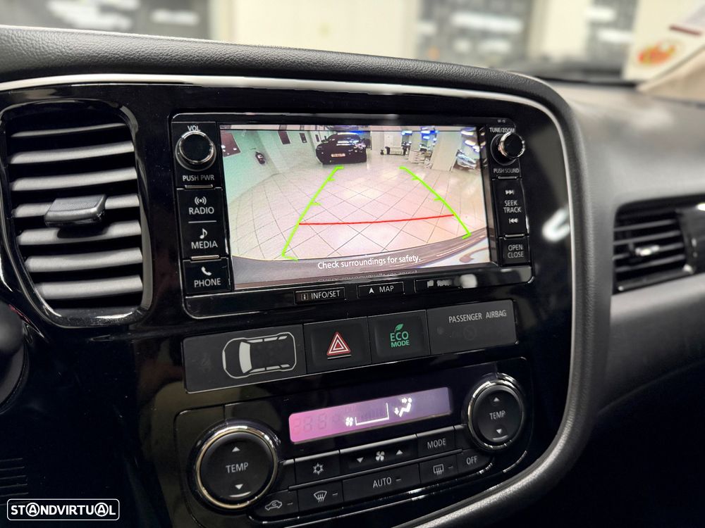 Mitsubishi Outlander 2.2 DI-D Intense+ - 20