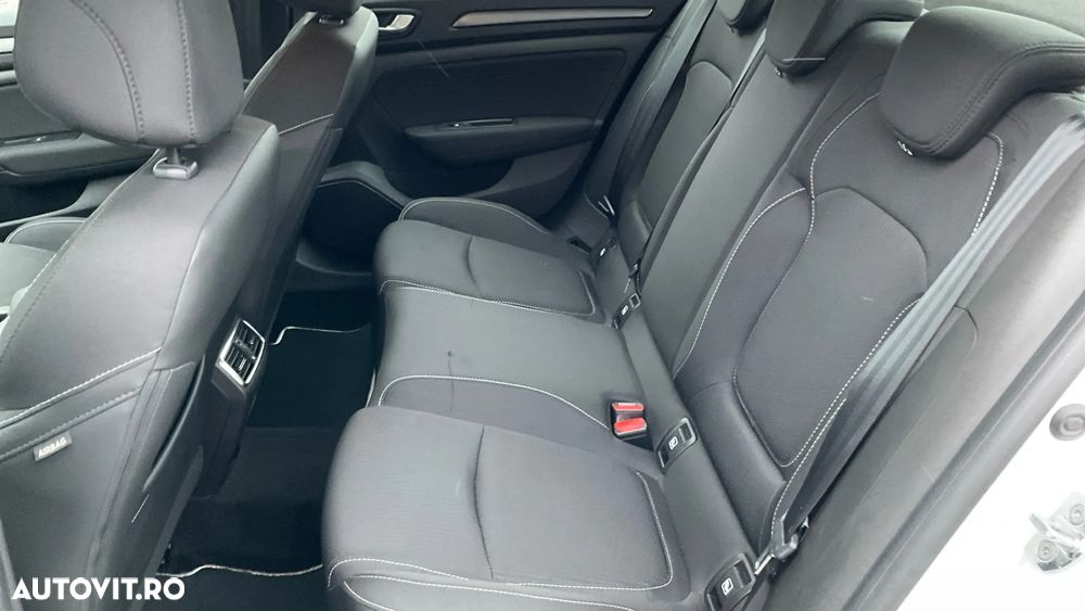 Renault Megane TCE 140 EDC Techno - 25