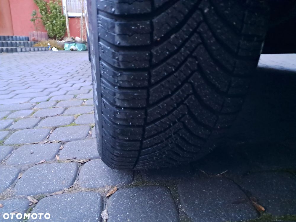 Kia Rio 1.4 Dream Team Edition - 26