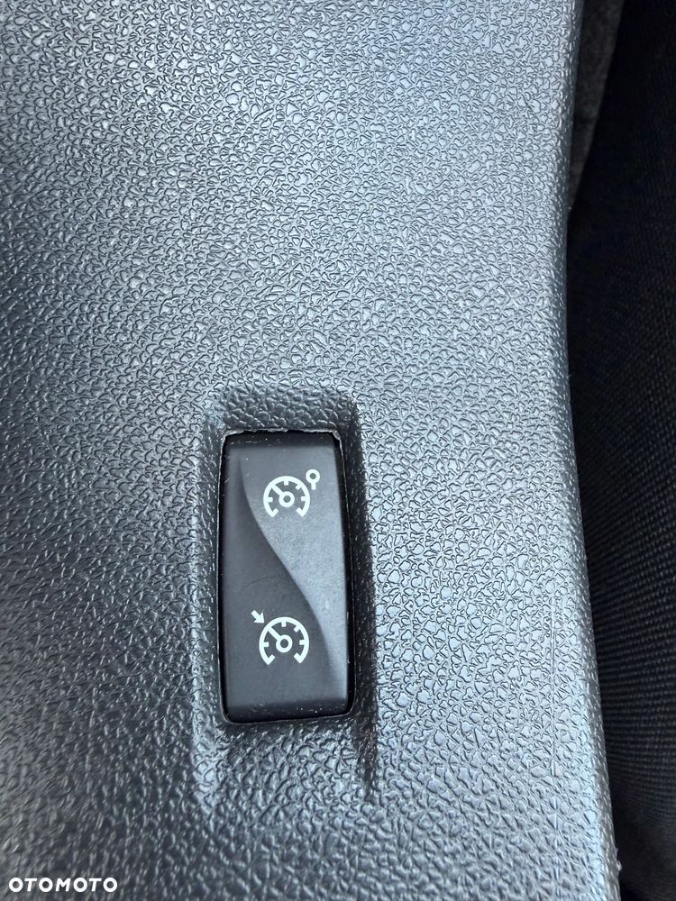 Renault Megane 1.6 16V 110 LIMITED - 17