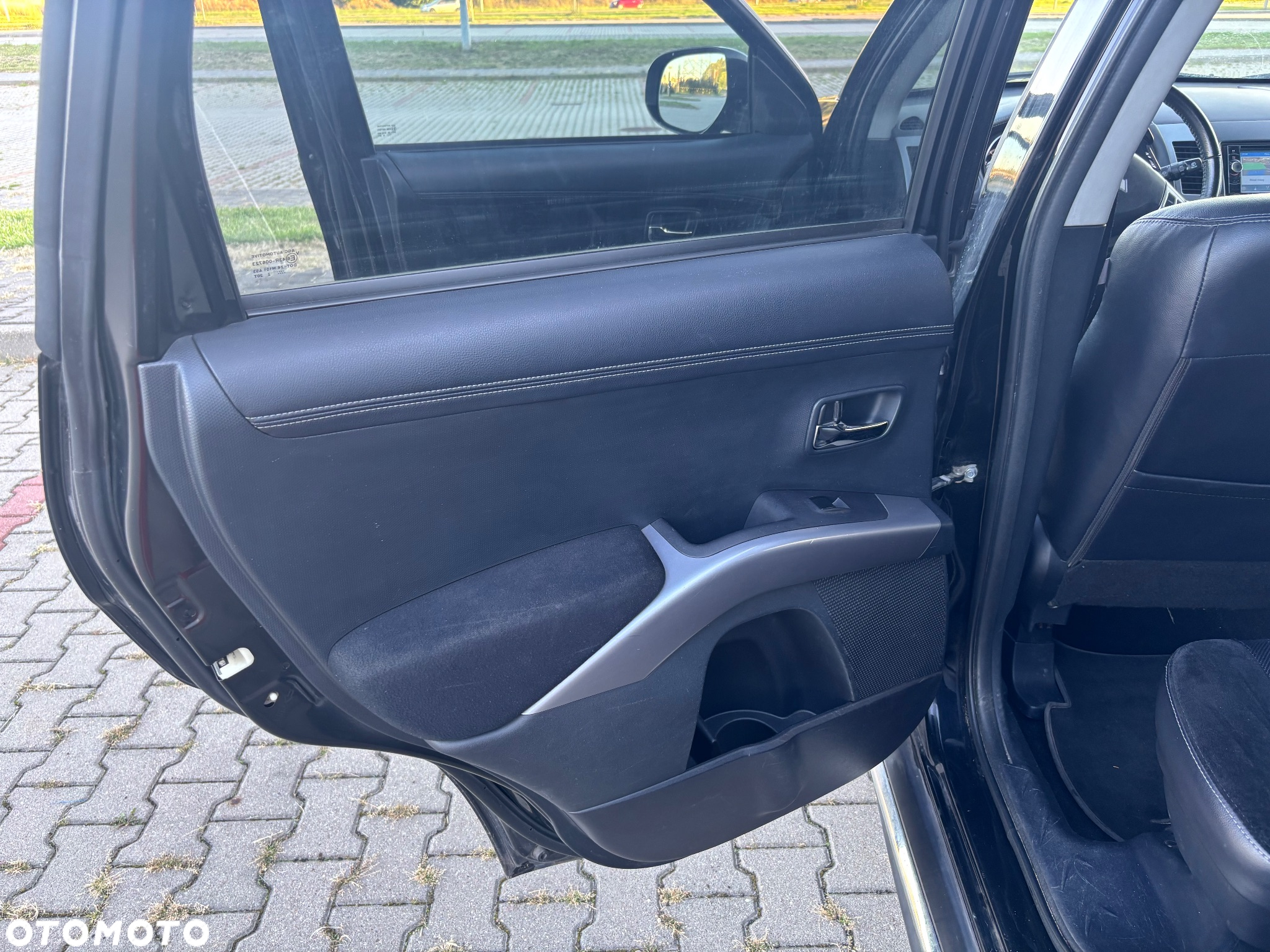 Mitsubishi Outlander 2.0 Intense NAVI 2WD EU5 - 23