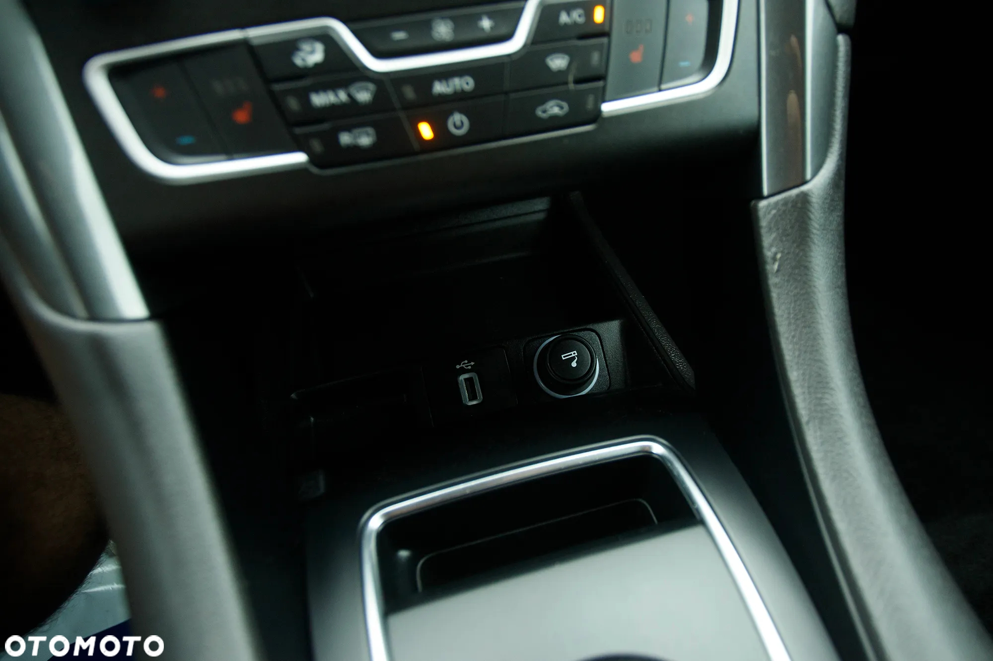 Ford Mondeo 2.0 EcoBlue Titanium - 29