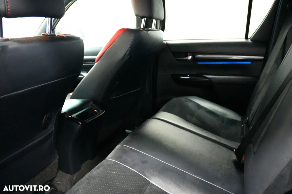 Toyota Hilux 2.8D 204CP 4x4 Double Cab AT GR Sport - 9