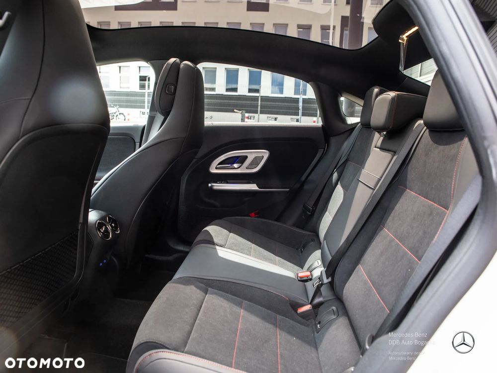Mercedes-Benz CLA 200 mHEV 8G-DCT - 11