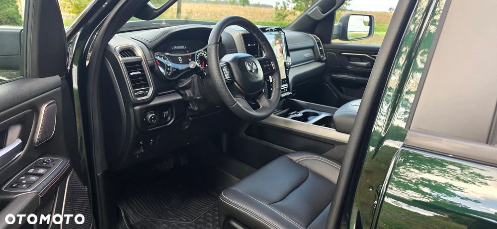 RAM 1500 5.7 Crew Cab Shortbed Laramie Black - 16