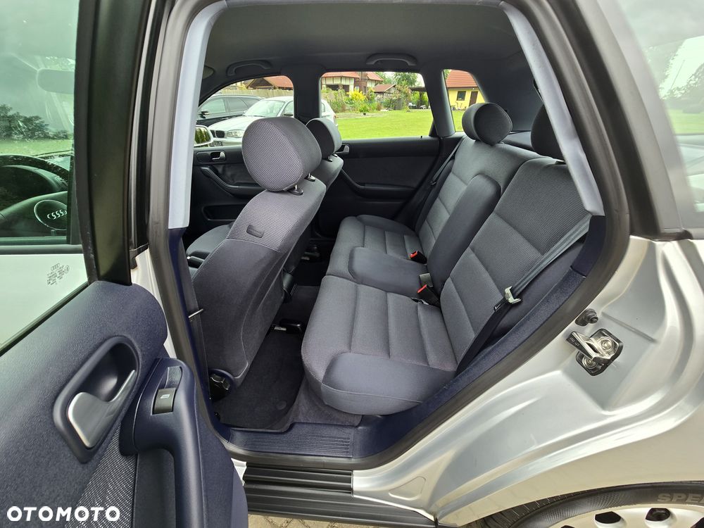 Audi A3 Sportback 1.6 Ambiente - 17