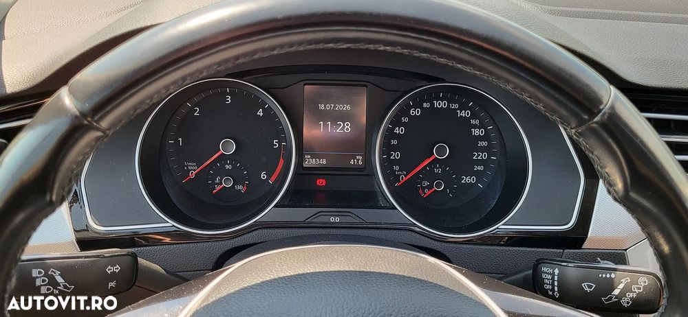 Volkswagen Passat - 21