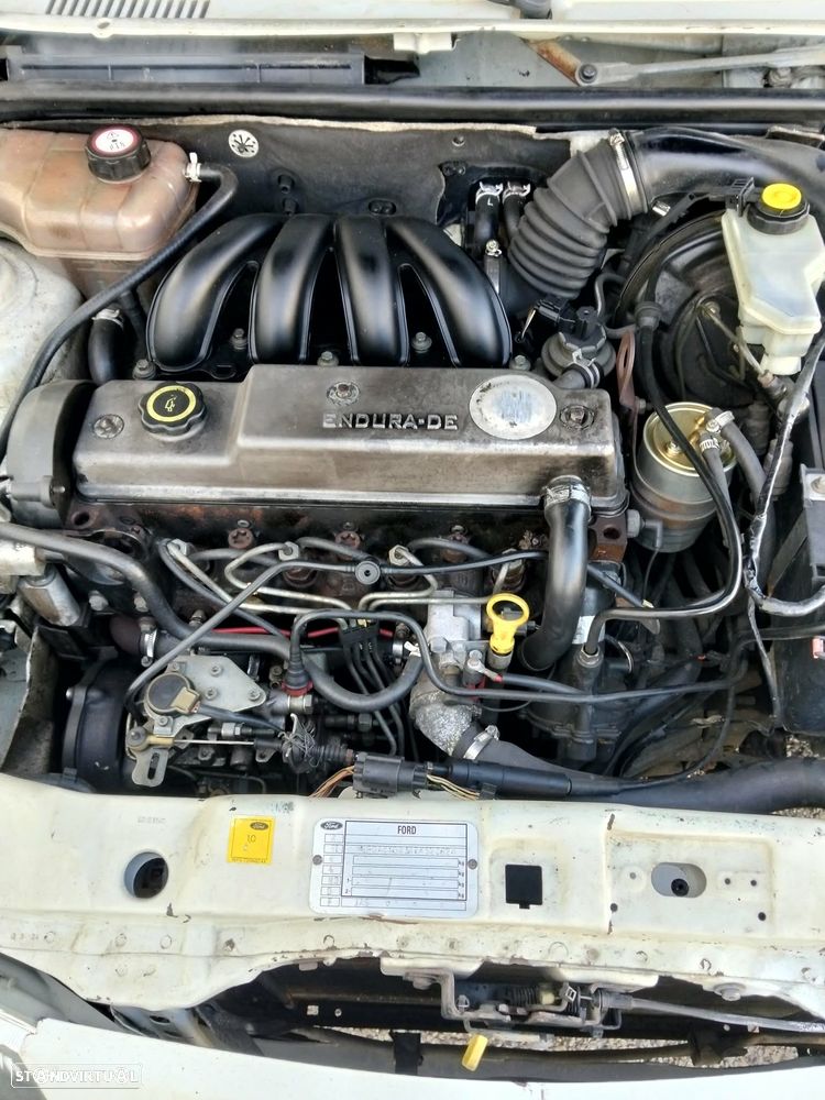 Ford Fiesta 1.8 D Studio - 5