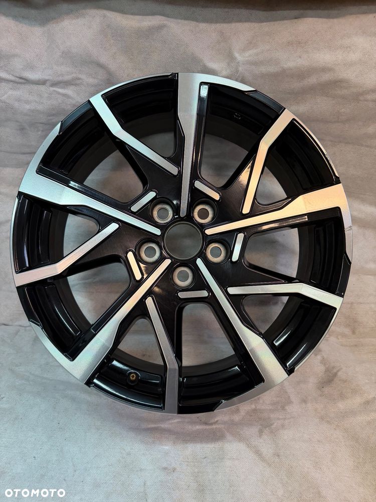 FELGA TOYOTA PRIUS 5 PIUG-N HYBRYDA 6,5x19 ET40 5x114,3 - 1
