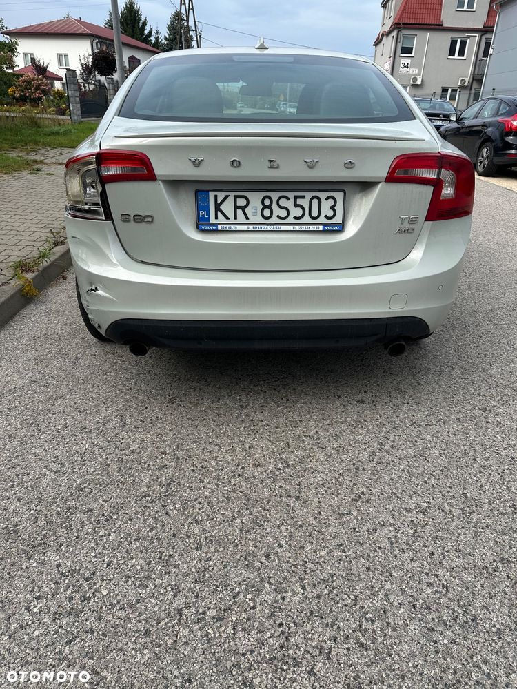 Volvo S60 2010 photo 4