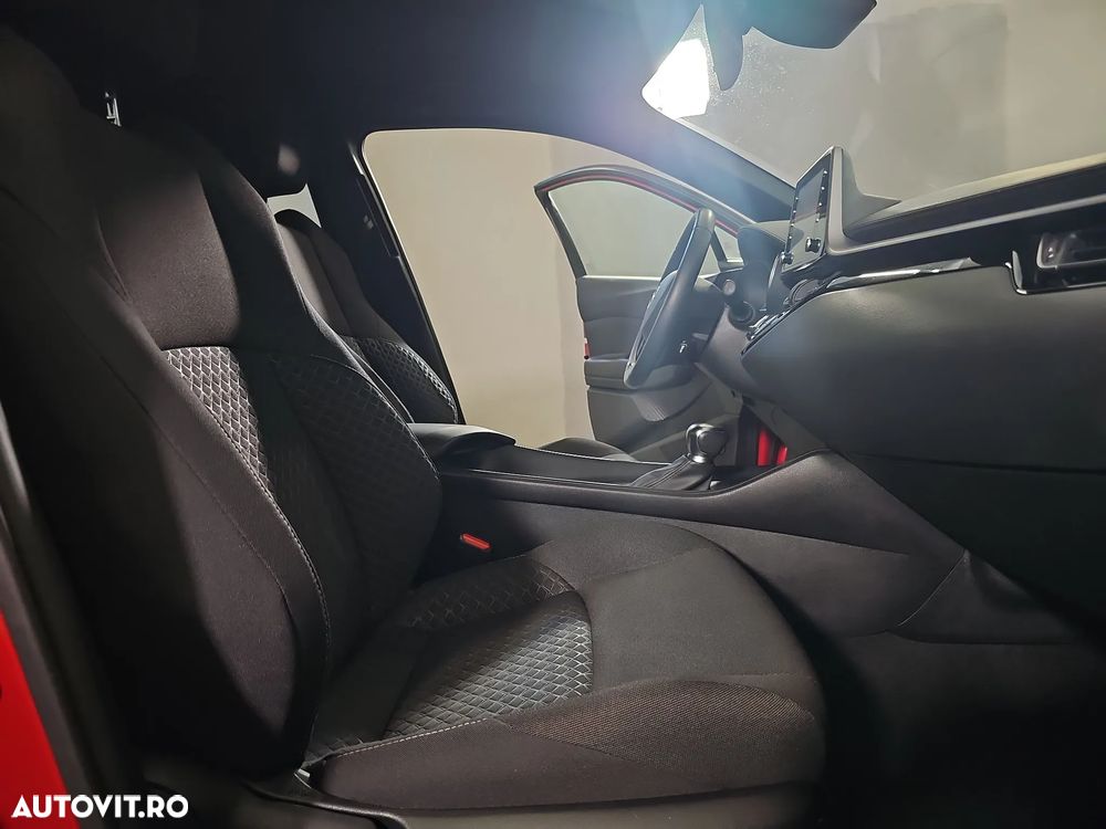 Toyota C-HR - 12