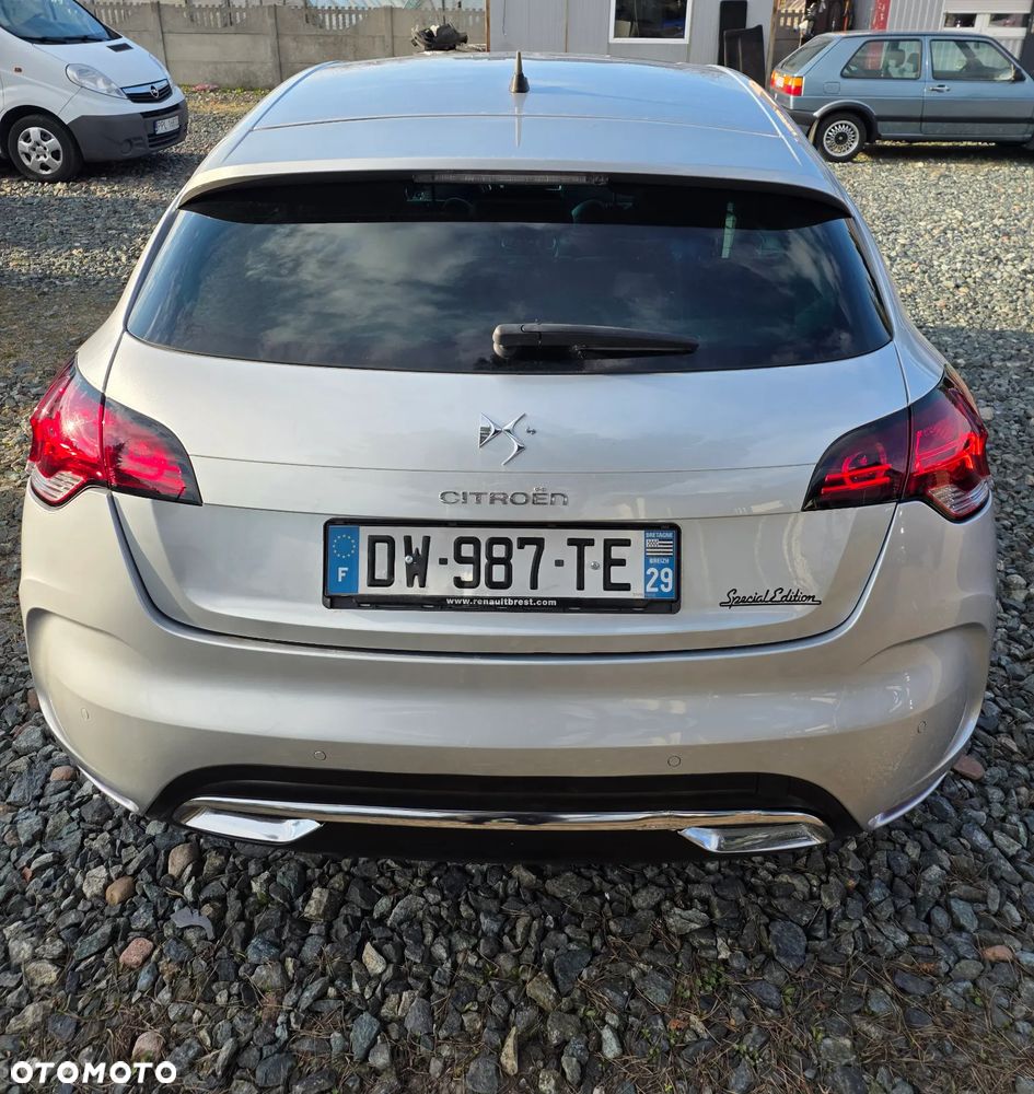 Citroën DS4 e-HDi 115 ETG6 SoChic - 21