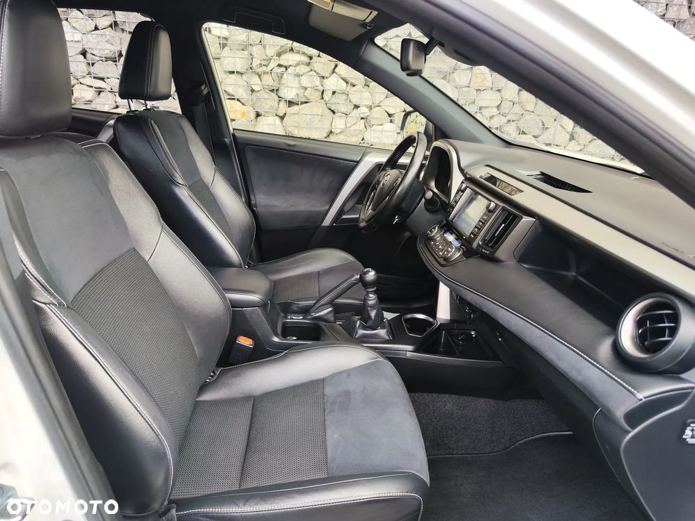 Toyota RAV4 - 26