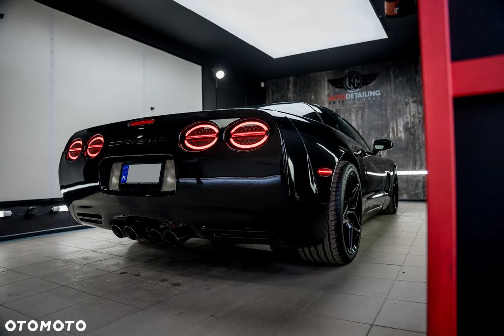 Chevrolet Corvette - 31