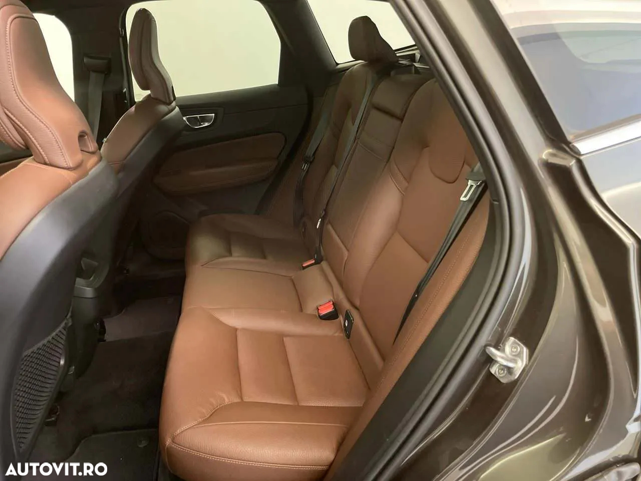Volvo XC 60 B4 MHEV AT8 AWD Inscription - 9