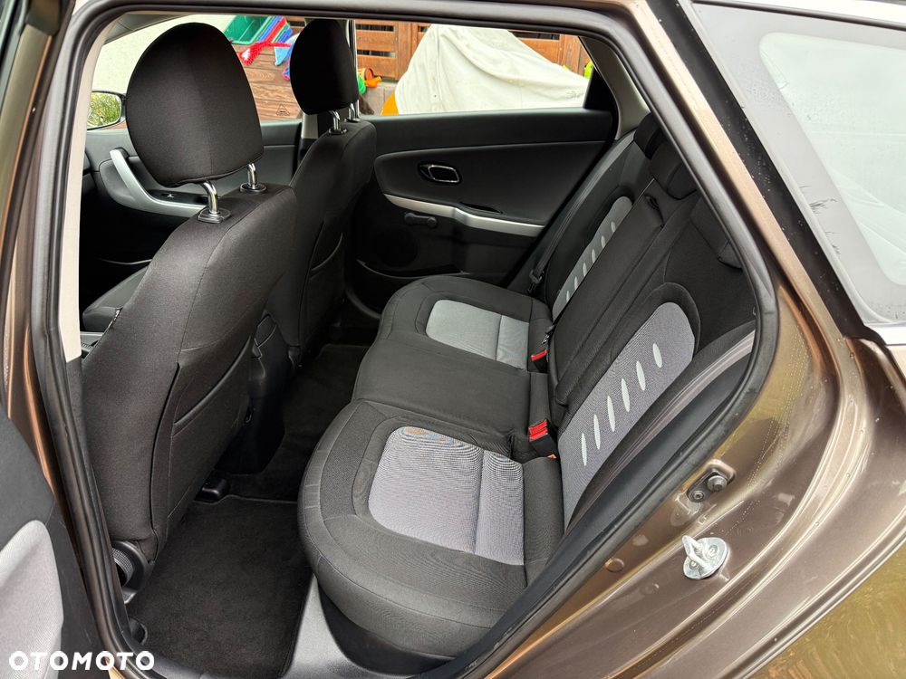 Kia Ceed - 16