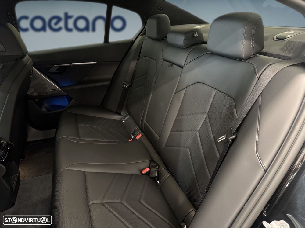 BMW 530 e Pack Desportivo M - 15