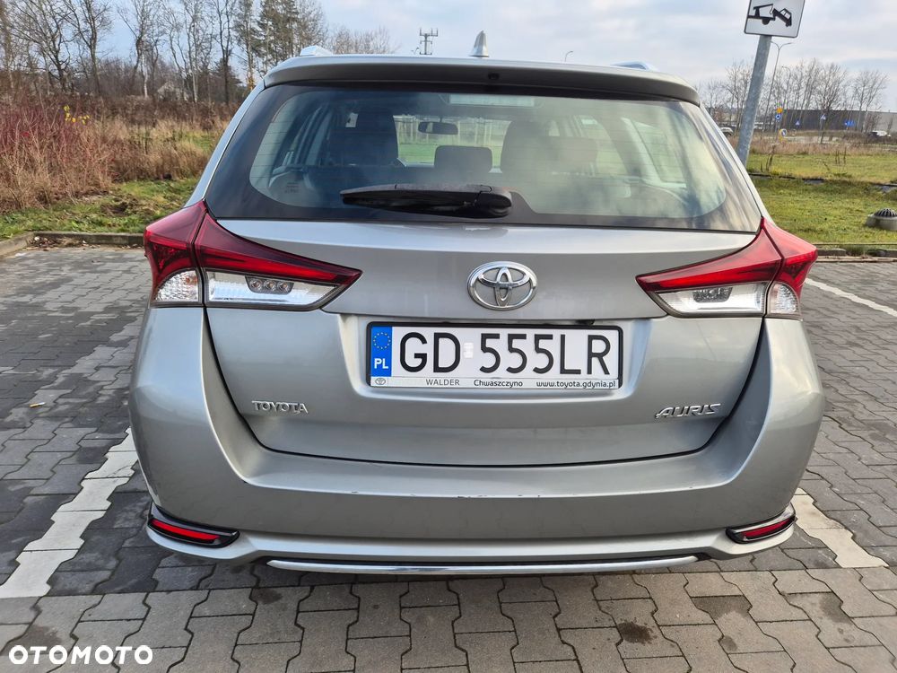 Toyota Auris 1.6 Premium - 4