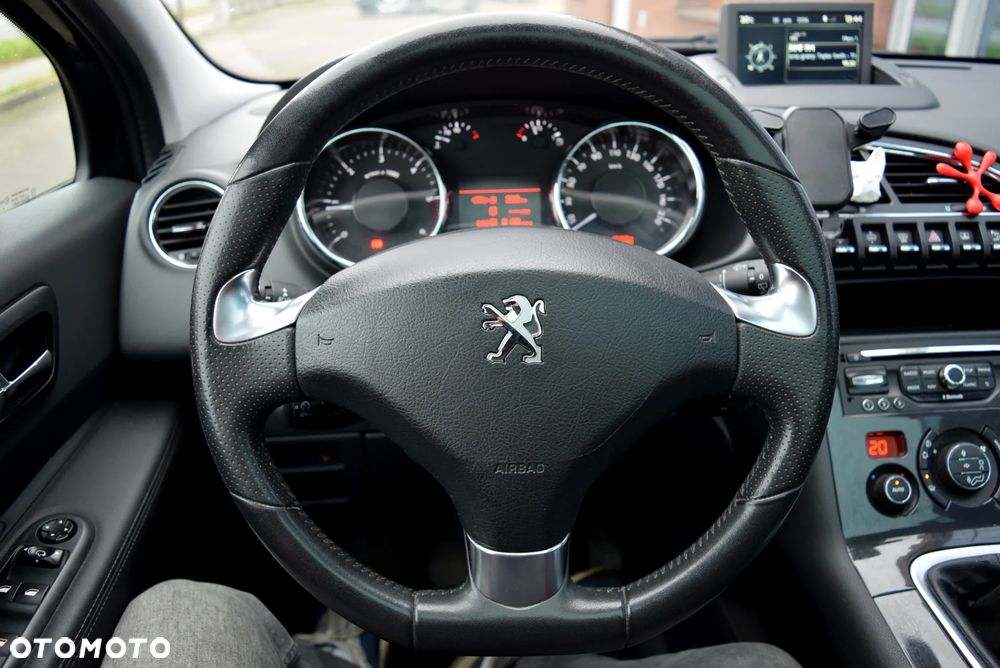 Peugeot 3008 HDi FAP 115 Allure - 21