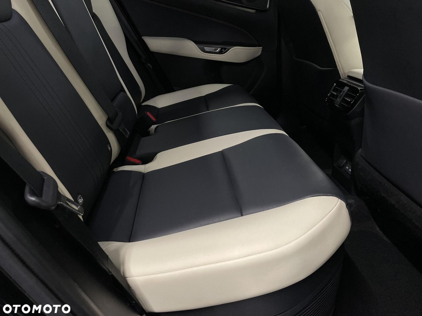 Lexus NX - 16