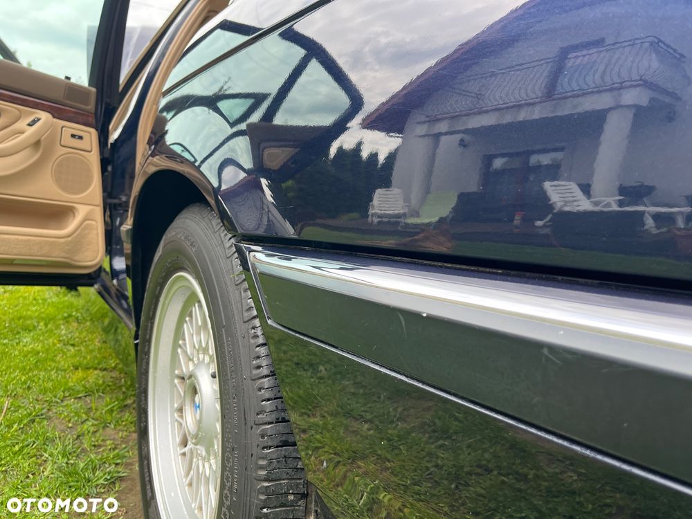 BMW Seria 7 740i - 32
