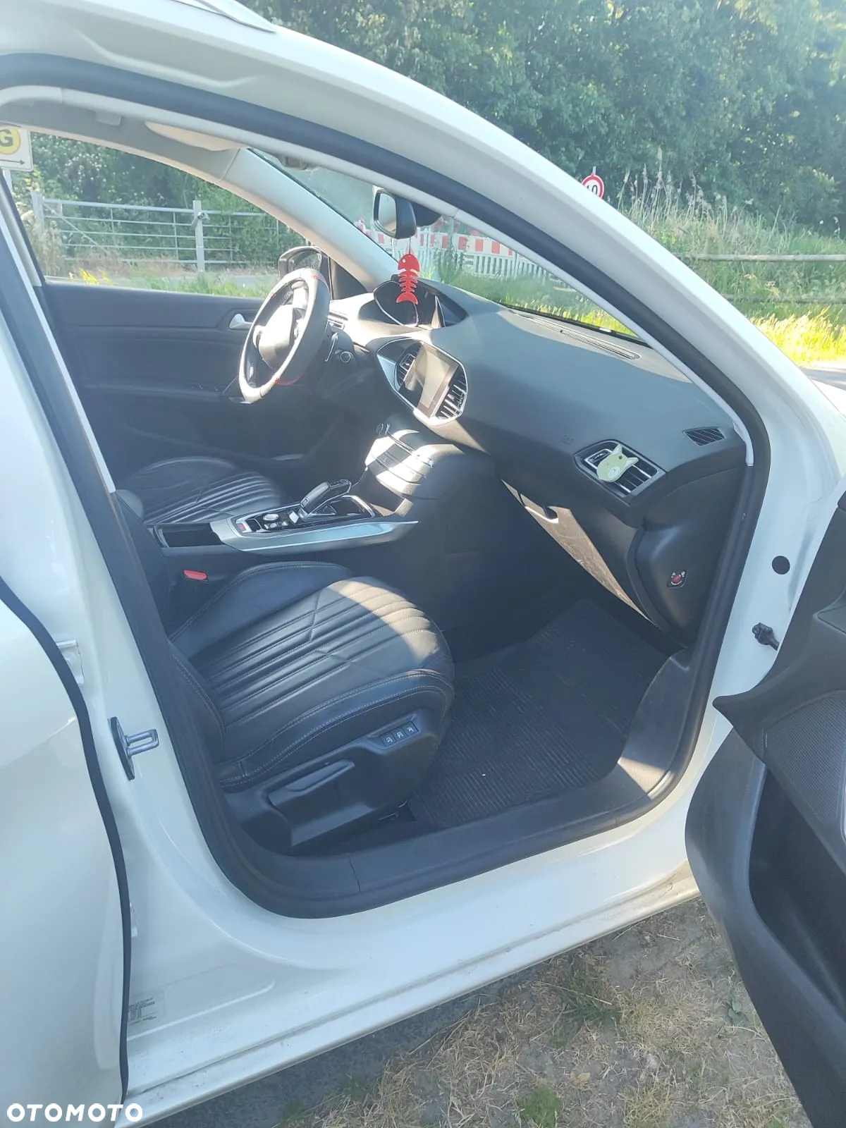 Peugeot 308 1.5 BlueHDi Allure Pack S&S EAT8 - 4