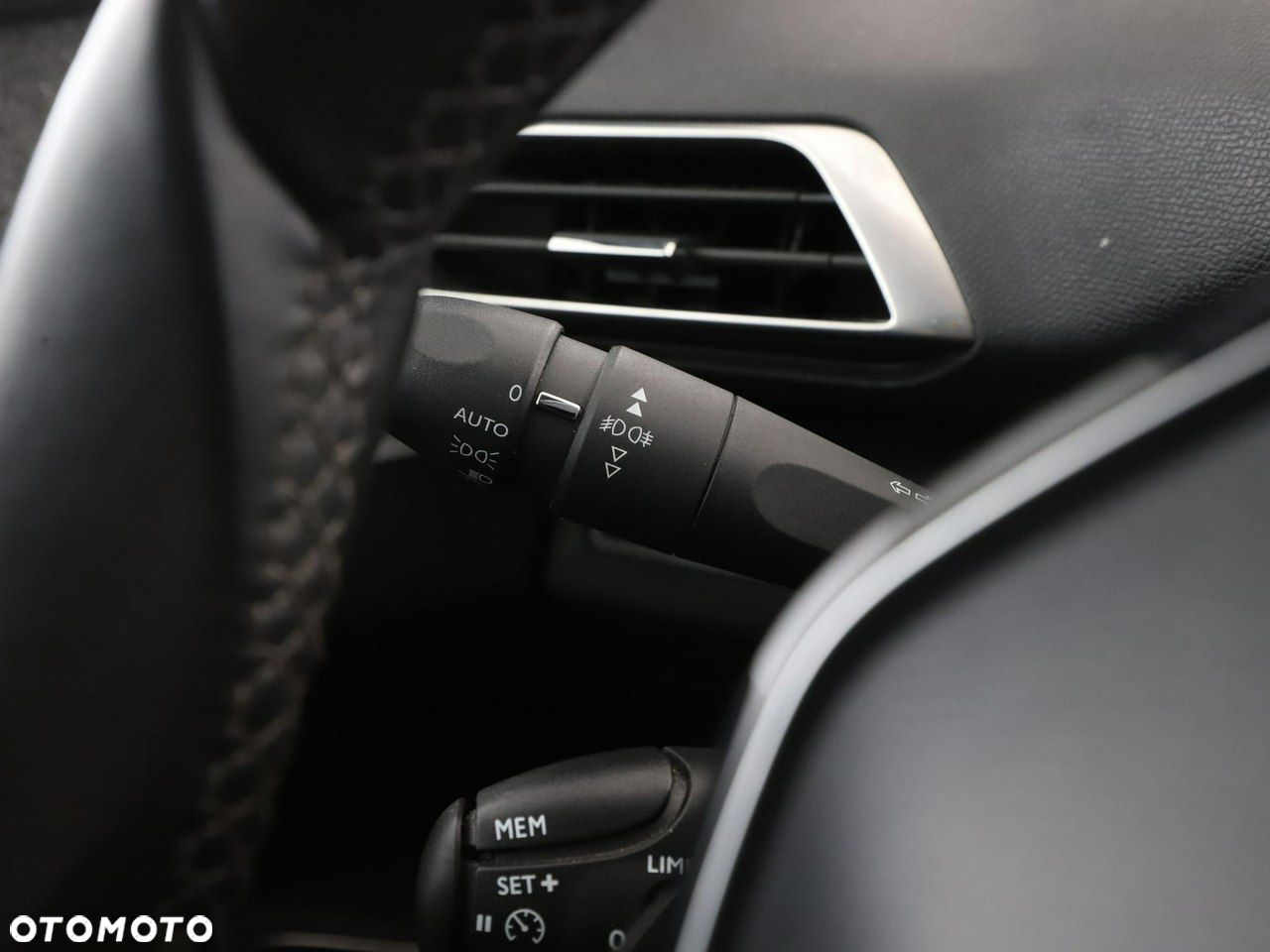 Peugeot 3008 1.2 PureTech Allure - 35