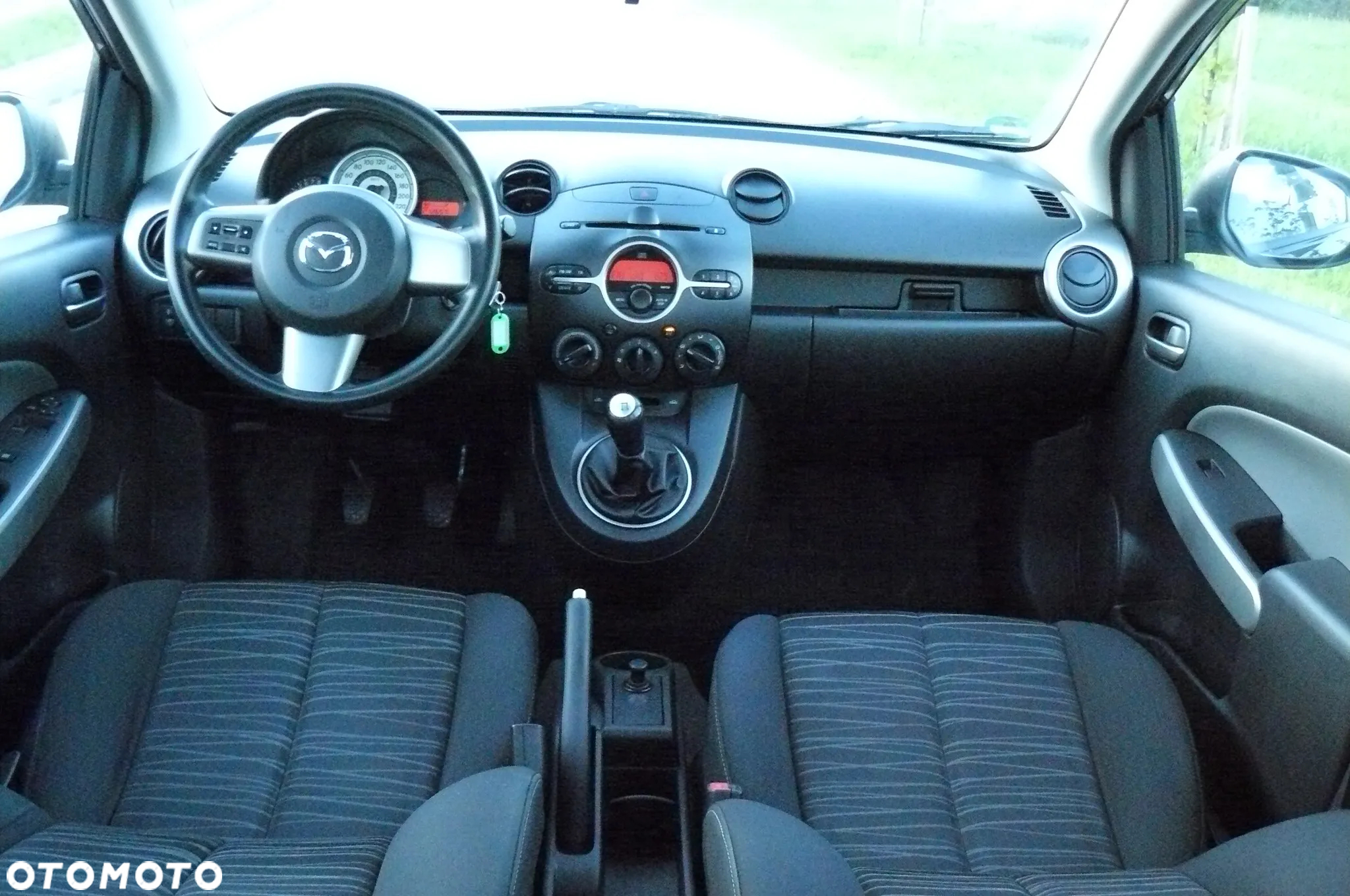 Mazda 2 - 12